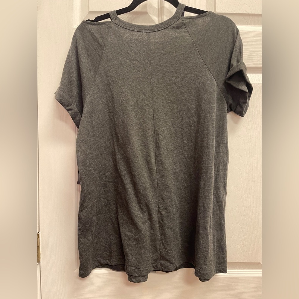 NWT Torrid Jack Daniel Top size large Cold shoulder cut (bin 1, 54) - Picture 4 of 5